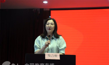 绍兴县杨汛桥镇中学阅读区