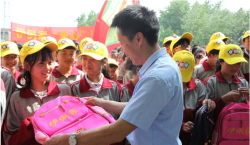 新沂市堰头中学阅读区