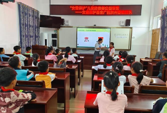 云路镇北洋中心小学阅读区