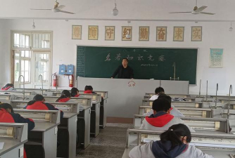 敦化市江南镇中学阅读区