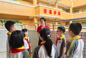 东莞市高埗河城小学阅读区