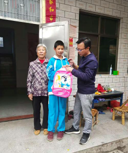 东乡县孝岗镇第一小学阅读区
