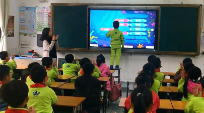 东莞市大岭山镇向东小学阅读区