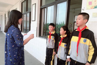 江西省上饶市第六小学阅读区