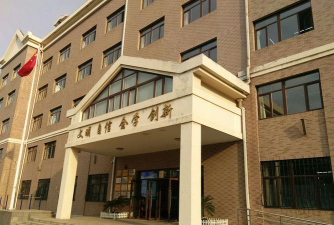 汪清县春阳镇朝鲜族学校阅读区