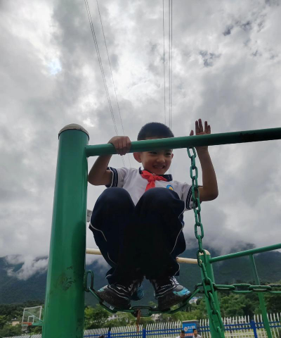 冰溪镇中心小学阅读区