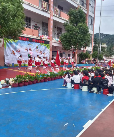 仙庵镇中心小学阅读区