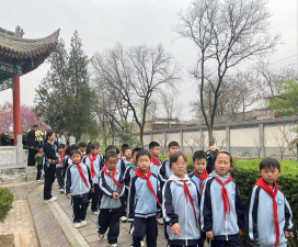 三原县新兴镇张家坳中学阅读区
