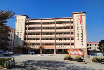 普宁市广达学校阅读区