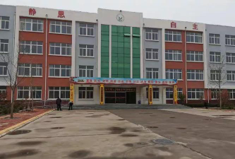雹泉镇雹泉小学阅读区
