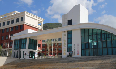 弥勒县第二中学阅读区