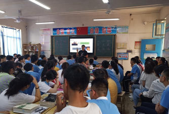 微山县夏镇黄桥小学阅读区