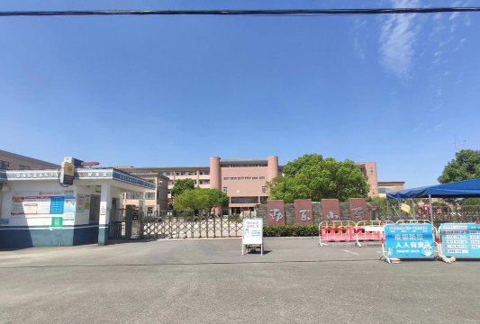 定海区沥港中学阅读区