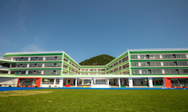 舟山市普陀区芦花中学阅读区