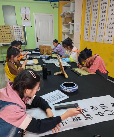 西安市临潼区曹东艺术培训学校有限公司阅读区