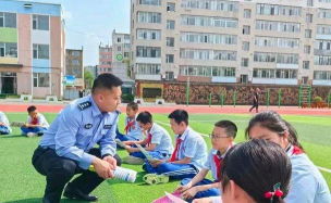 吉林省桦甸市第二中学阅读区