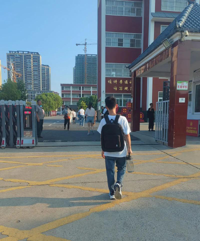 海门市三厂镇初级中学阅读区