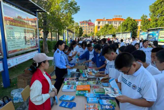 国门中学阅读区