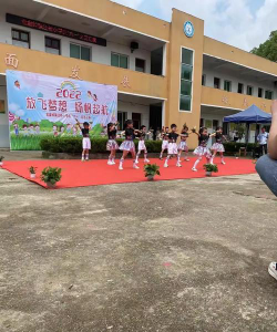 波阳县金盘岭乡汪桥小学阅读区