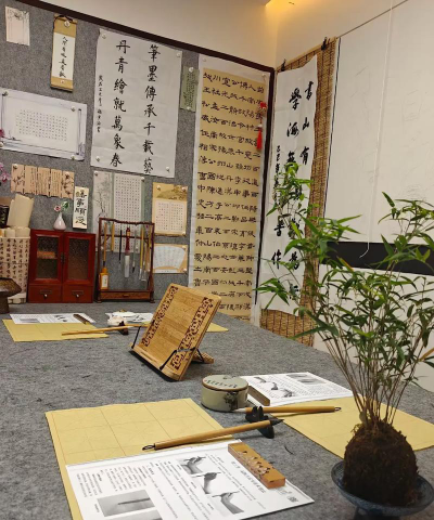 赤壁市墨韵书画培训工作室阅读区