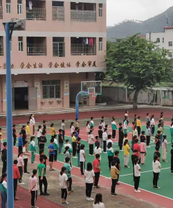 前锋镇中心小学阅读区