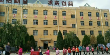 东乡县汪集学校阅读区