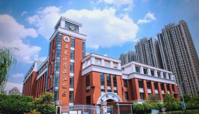 弥勒县弥阳镇盘龙小学阅读区