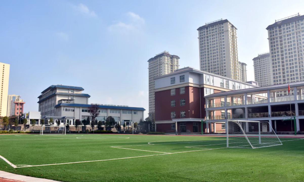 鲁溪晖宏学校阅读区
