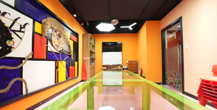 重庆市涪陵区周陌美术培训中心有限公司阅读区