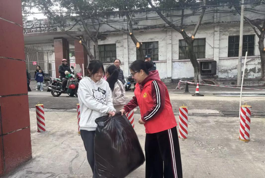 攀枝花市第二十二中小学校阅读区