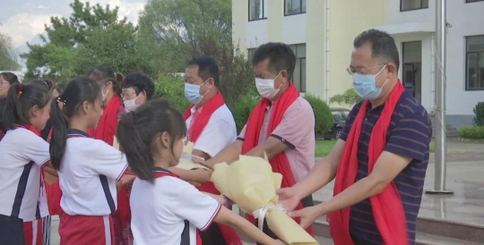 乳山市午极镇中心小学阅读区