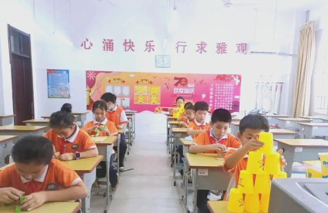 石臼中心小学阅读区