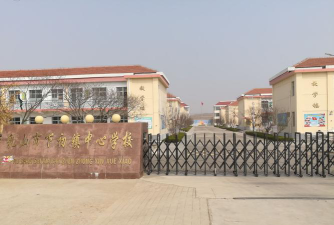 乳山市下初镇下初中心小学阅读区