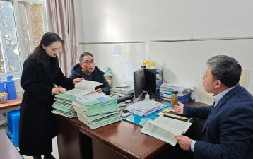 东乡县三塬学校阅读区