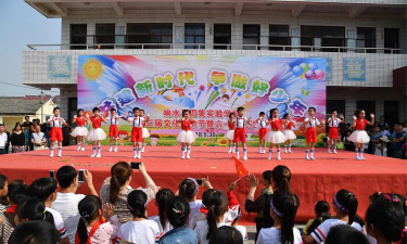 周集实验学校阅读区