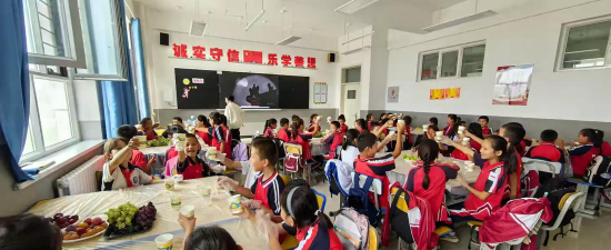 五莲县松柏乡中心小学阅读区