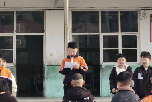苍溪县云峰镇第二小学校阅读区