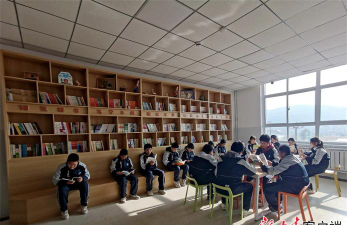 积石山县吹麻滩初级中学阅读区