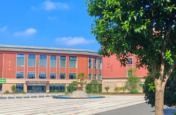 长丰县代集中学阅读区