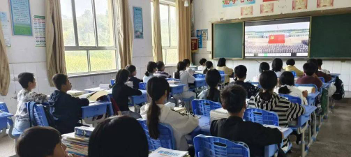 积石山县安集初级中学阅读区