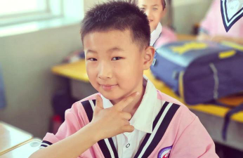 艾山中心小学阅读区