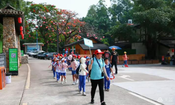 深圳市南澳中心小学阅读区