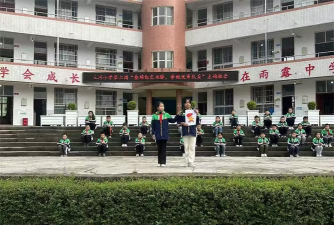 仪陇县周河镇小学校阅读区