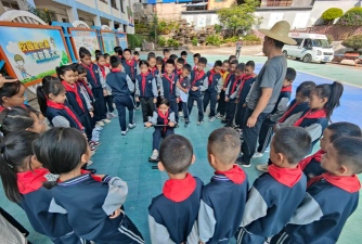 绿春县大兴小学阅读区