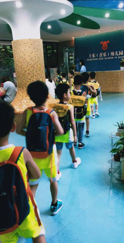 东莞市万江上东幼儿园阅读区