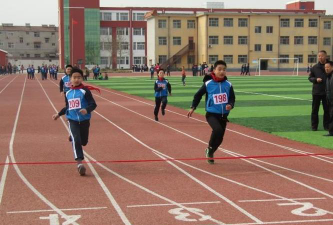 平原县王打卦乡中心小学阅读区