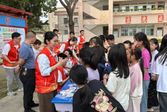 惠来县隆江镇桥埔小学阅读区