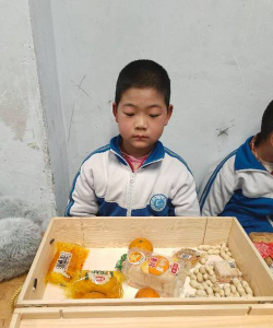 禹城市伦镇袁营中心小学阅读区