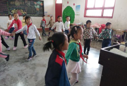 巴州区舞凤乡中心小学阅读区