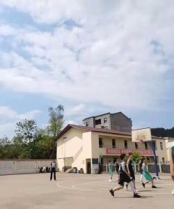 平昌县粉壁小学阅读区